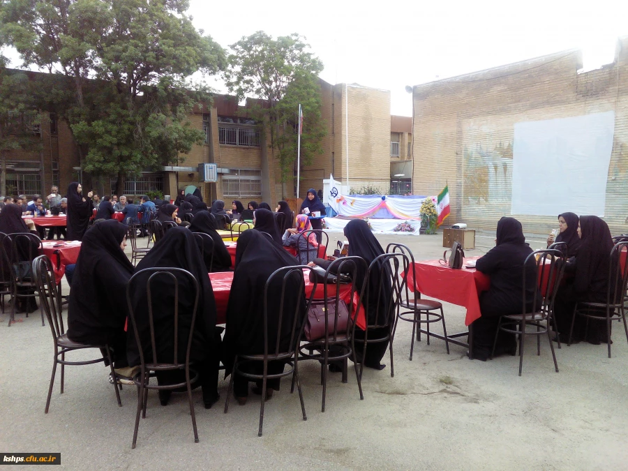 مراسم هفته آموزش با حضور مدیر کل محترم آموزش و پرورش استان کرمانشاه در پردیس  
شهید صدوقی کرمانشاه برگزار شد 5