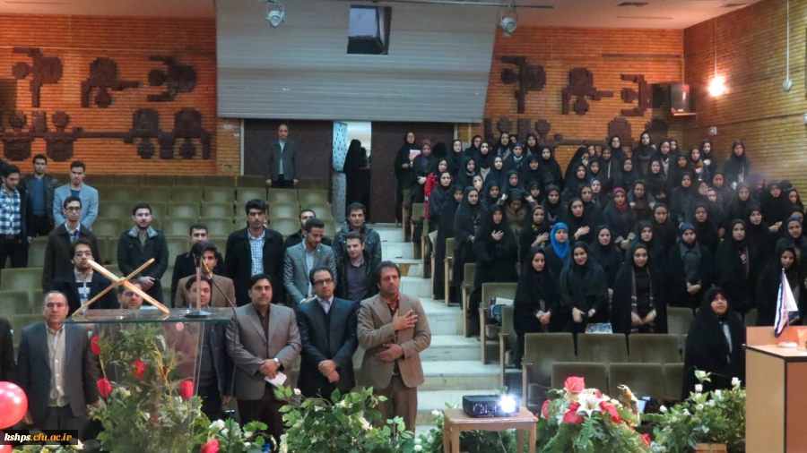 به مناسبت گرامیداشت هفته پژوهش و فناوری (22 تا 27 آذر ماه ) دانشگاه فرهنگیان کرمانشاه با مشارکت واحد پژوهش و فناوری پردیس های شهید صدوقی و شهید رجایی مراسم باشکوهی در سالن آمفی تئاتر پردیس شهید صدوقی برگزار نمود.
در ابتدا دکتر رحیم زاده ریاست پردیس شهید 