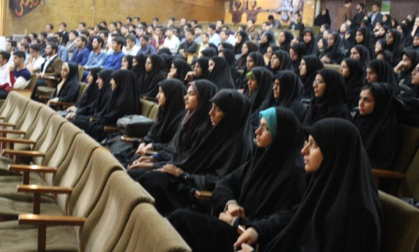 نشست  با موضوع استکبار ستیزی و روابط با آمریکا  2