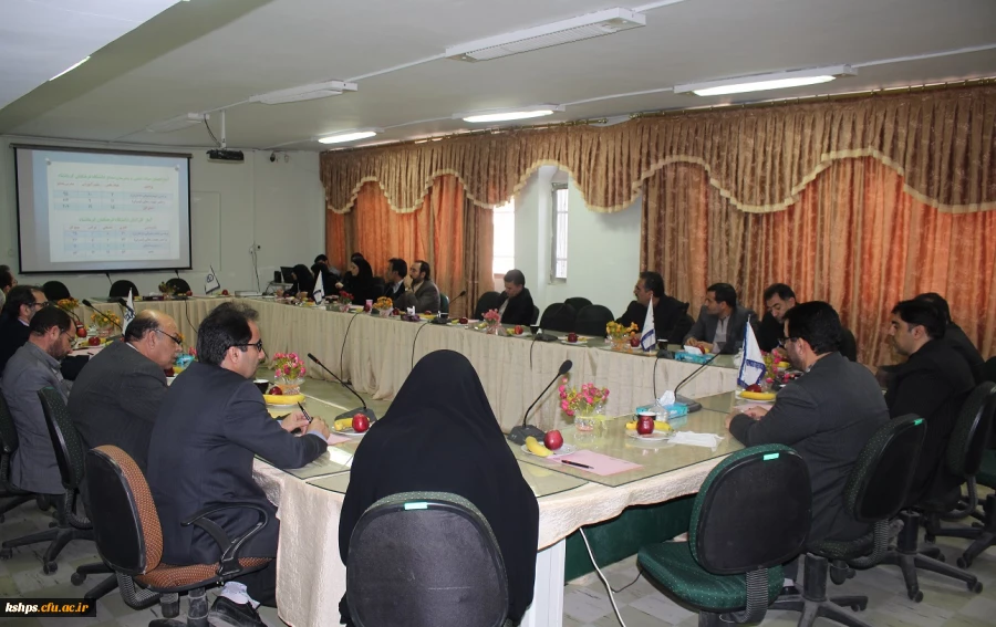 نشست سرپرستان و مسئولین پردیسهای استان کرمانشاه با نماینده مجلس شورای اسلامی