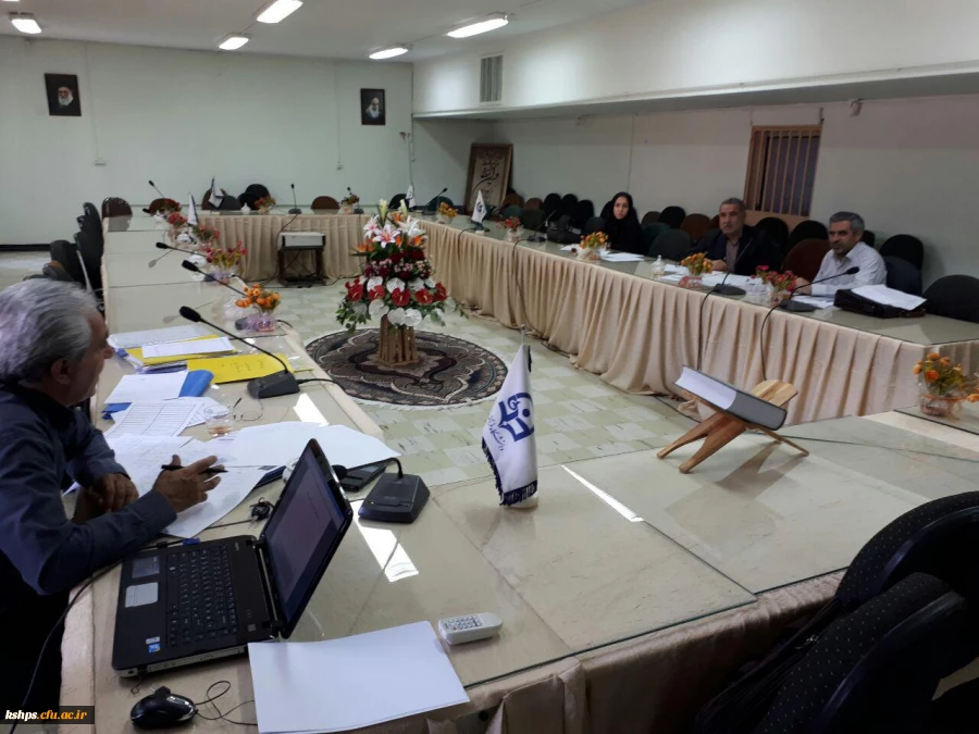 تشکیل جلسات  تطبیق دروس دبیری با آموزش  2