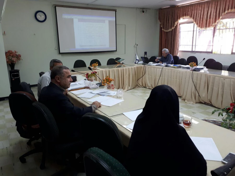 تشکیل جلسات  تطبیق دروس دبیری با آموزش  3