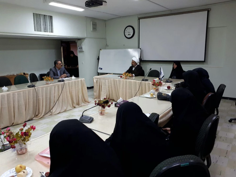 نشست نماینده نهاد رهبری حجه الاسلام صاحب الامری با هیئت ریئیسه ،کارشناسان مسئول و معاونین ودبیران کانونها و انجمن ها 3