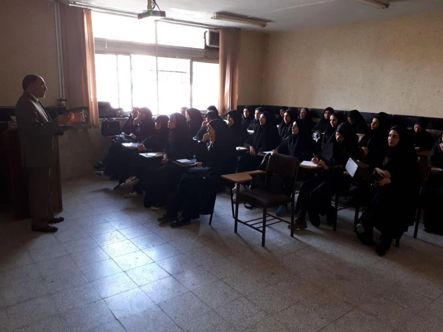 برگزاری دوره آموزشی معارف قرآن ،نماز،مهدویت برای دانشجومعلمان ورودی 93 پردیس شهید صدوقی 4