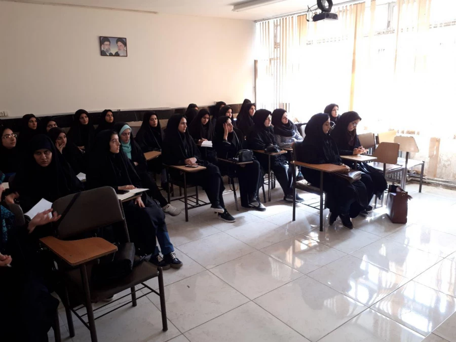 برگزاری دوره آموزشی معارف قرآن ،نماز،مهدویت برای دانشجومعلمان ورودی 93 پردیس شهید صدوقی 5