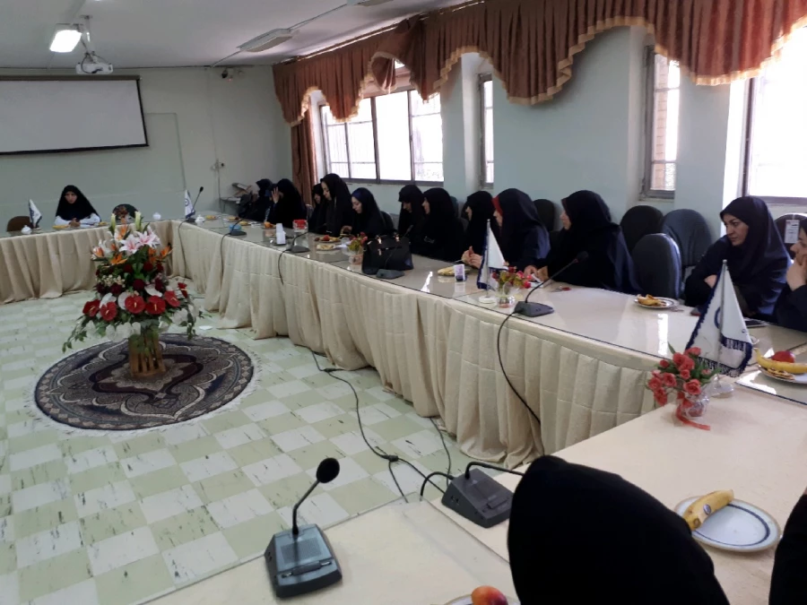 جلسه شورای اداری در آستانه نقل و انتقال پردیس 3