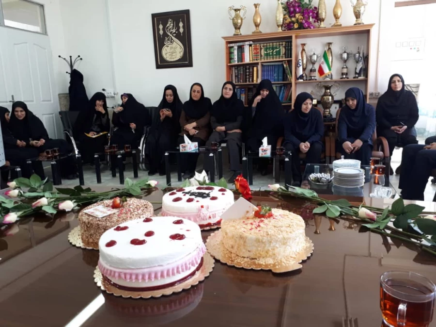 نشست صمیمانه بزرگداشت میلاد حضرت زهرا سلام الله علیها و مقام زن برزگار گردید 3