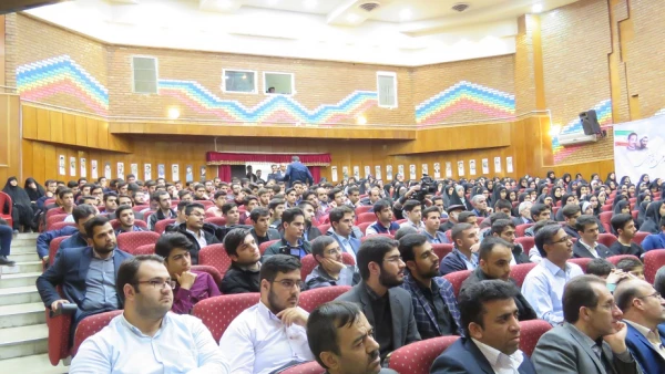 دومین همایش معلم مهدوی با حضور حجت الاسلام والمسلمین قرائتی برگزارگردید 5