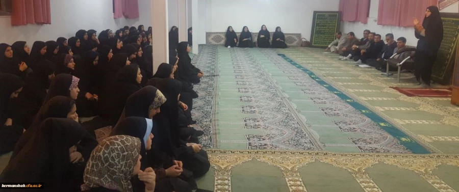 برگزاری نشست صمیمی دانشجویان پردیس شهیدصدوقی با مدیرامورپردیس های استان وجمعی از همکاران 3