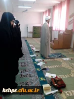 به همت نهاد نمایندگی مقام معظم رهبری  در بین دانشجویان توزیع گل و بیانیه گام رهبر انقلاب صورت گرفت . 5