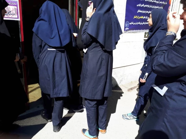 بازدید دانش آموزان دبیرستان    از پردیس شهید صدوقی در هفته بزرگداشت کارورزی 7