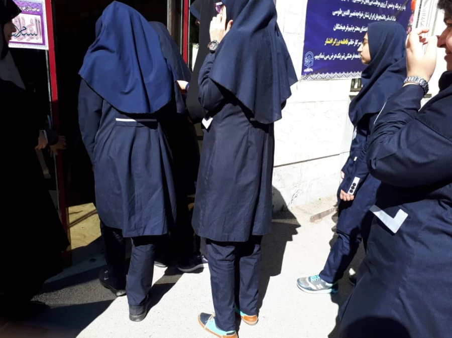 بازدید دانش آموزان دبیرستان    از پردیس شهید صدوقی در هفته بزرگداشت کارورزی 7