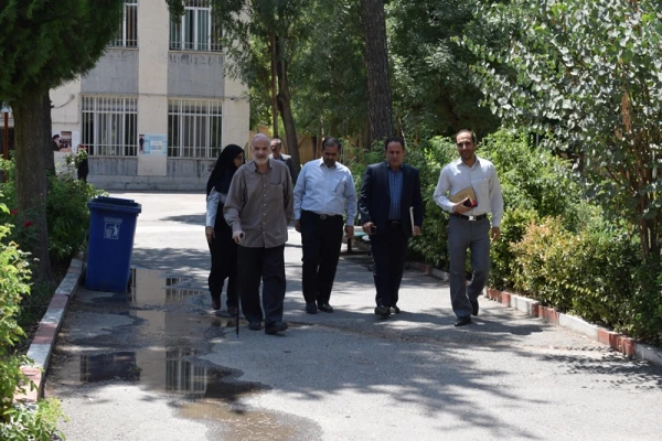 بازدید مدیرکل نوسازی استان کرمانشاه و جمعی از خیرین مدرسه ساز از پردیس شهید صدوقی  2