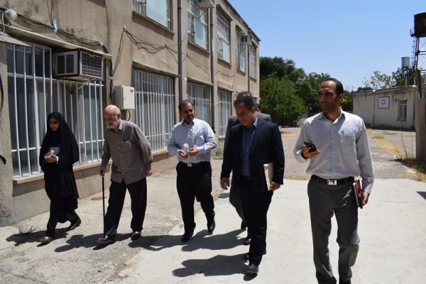 بازدید مدیرکل نوسازی استان کرمانشاه و جمعی از خیرین مدرسه ساز از پردیس شهید صدوقی  5