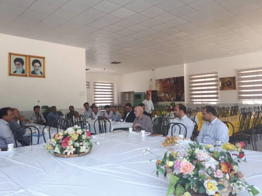 بازدید مدیرکل نوسازی استان کرمانشاه و جمعی از خیرین مدرسه ساز از پردیس شهید صدوقی 2