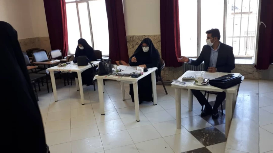 فرایند مصاحبه با داوطلبان واجد شرایط آزمون سراسری ٩٩ در پردیس شهید صدوقی 4