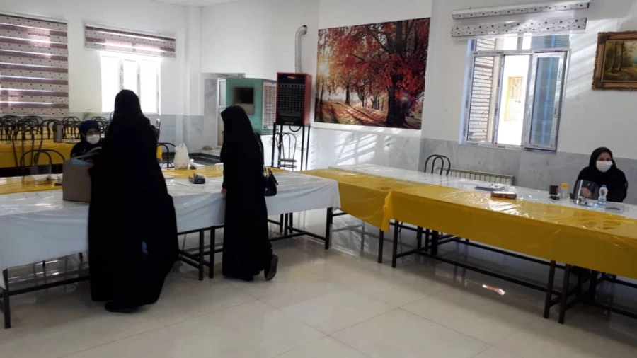 فرایند مصاحبه با داوطلبان واجد شرایط آزمون سراسری ٩٩ در پردیس شهید صدوقی 6