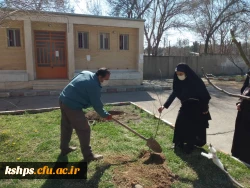 غرس نهال در روز درختکاری در پردیس شهید صدوقی 3