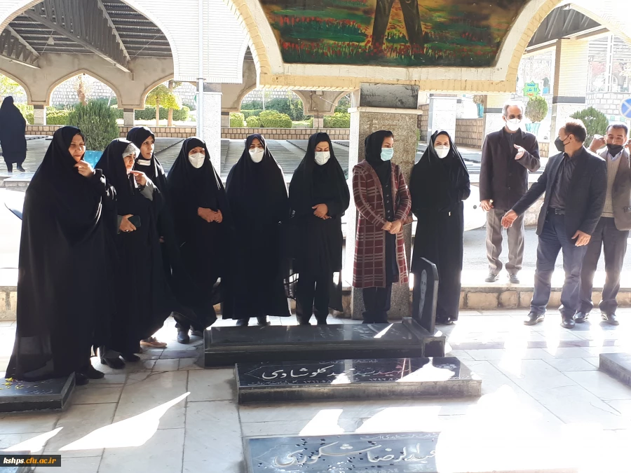 زیارت مزار شهدا در هفته گرامیداشت بسیج توسط کارکنان پردیس شهید صدوقی 5