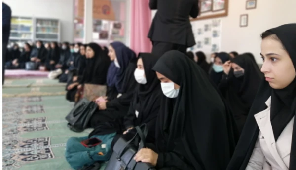 نشست "بهمن امیری مقدم" استاندار کرمانشاه با دانشجویان دختر پردیس دانشگاهی شهید صدوقی دانشگاه فرهنگیان 5