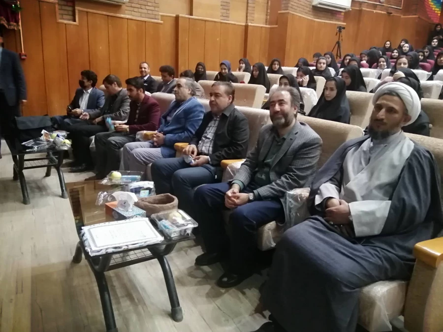 مراسم بزرگداشت روز دانشجو و تجلیل از نخبگان دانشجو معلم پردیس شهید صدوقی دانشگاه فرهنگیان کرمانشاه 13