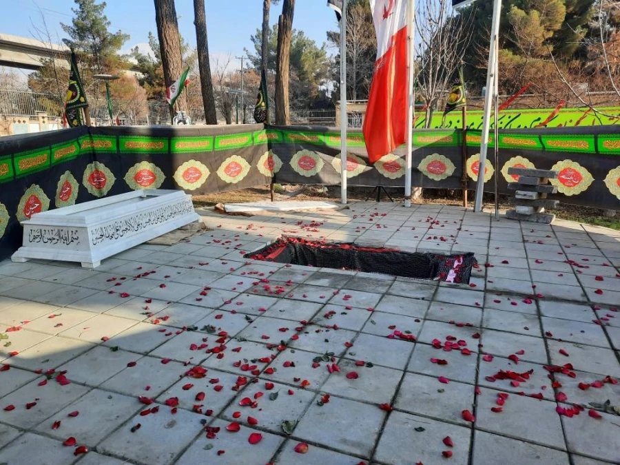 بوی پیراهن خونین کسی می آید 22