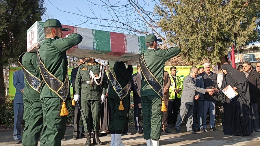 بوی پیراهن خونین کسی می آید 33