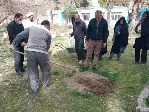 مراسم درختکاری به یاد شهدای دانشجو معلم مرکز 9