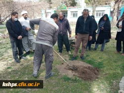 مراسم درختکاری به یاد شهدای دانشجو معلم مرکز 10