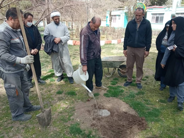 مراسم درختکاری به یاد شهدای دانشجو معلم مرکز 11