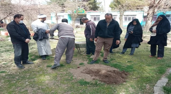 مراسم درختکاری به یاد شهدای دانشجو معلم مرکز 13