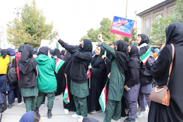 شرکت دانشجو معلمان ، اساتید و مسئولین دانشگاه فرهنگیان مراسم استکبارستیزی روز 13 آبان1402 3