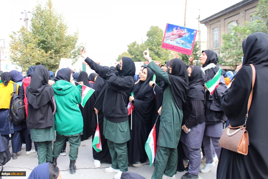 شرکت دانشجو معلمان ، اساتید و مسئولین دانشگاه فرهنگیان مراسم استکبارستیزی روز 13 آبان1402 3