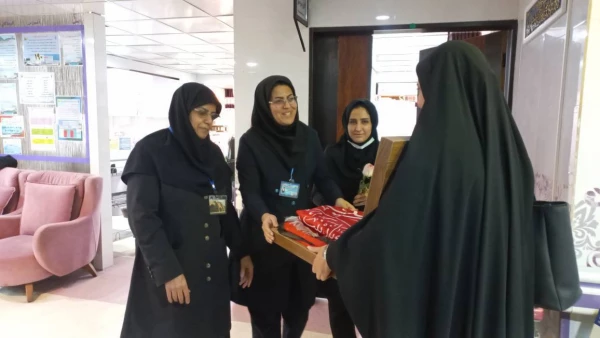 حضور دانشجومعلمان پردیس شهید صدوقی در ایستگاه پرستاری بیمارستان امام حسین علیه السلام  4